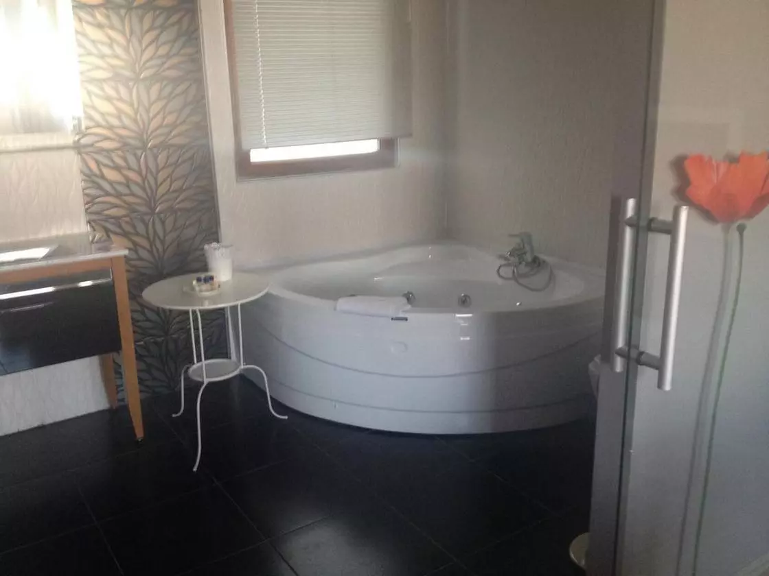 CAPITAL_SHABAVIZ (13).jpg